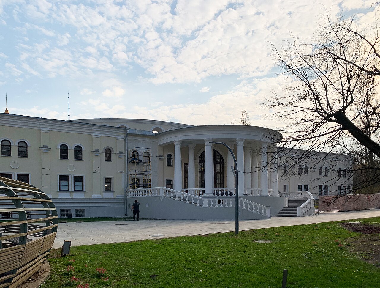 Зелёный театр ВДНХ — фасад